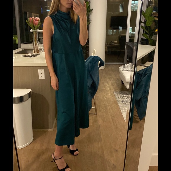 MATCHING SET - emerald green satin jumpsuit and fur coat - Picture 4 of 10